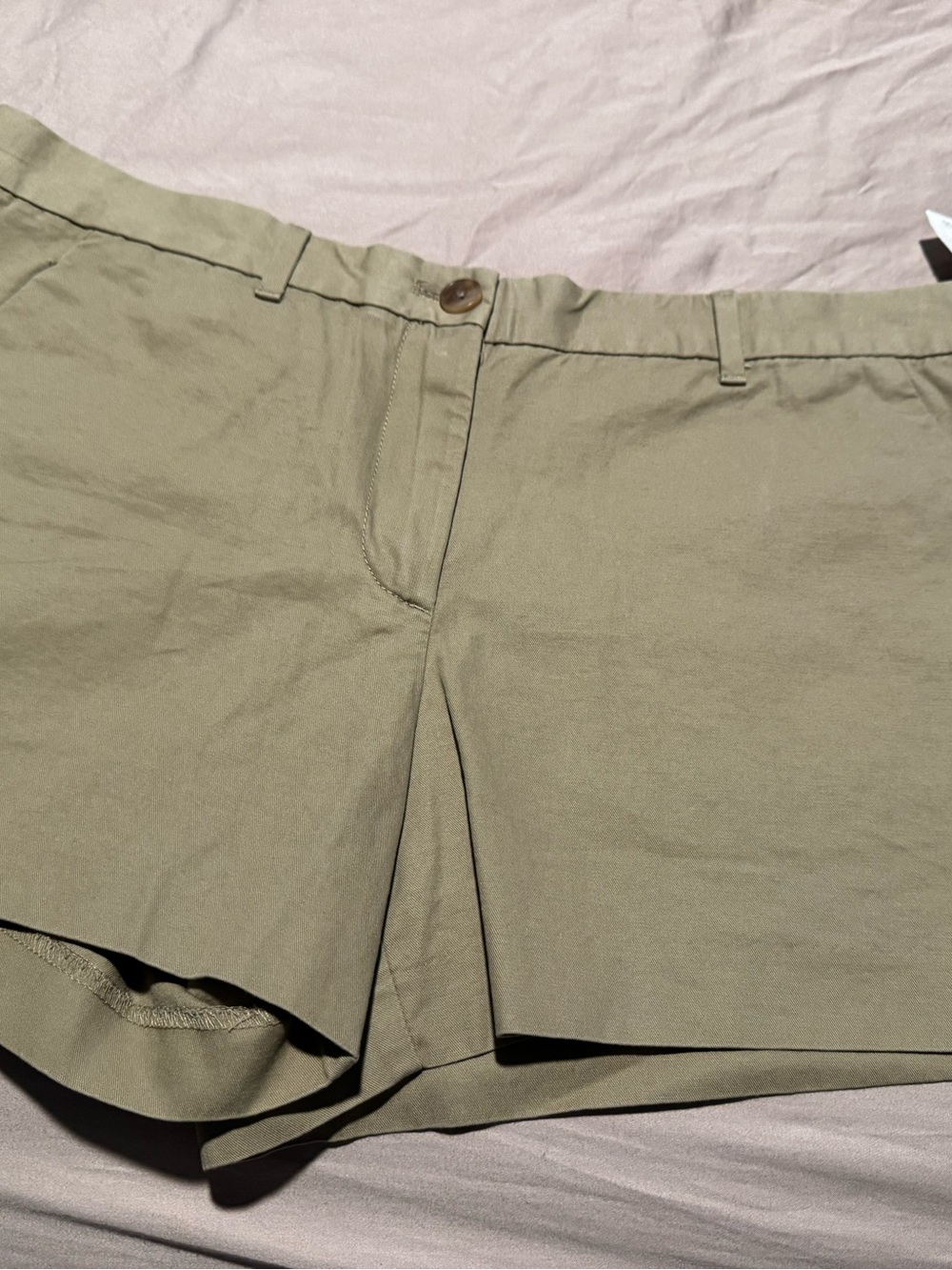 Women’s Gap Khaki Casual Shorts NWT